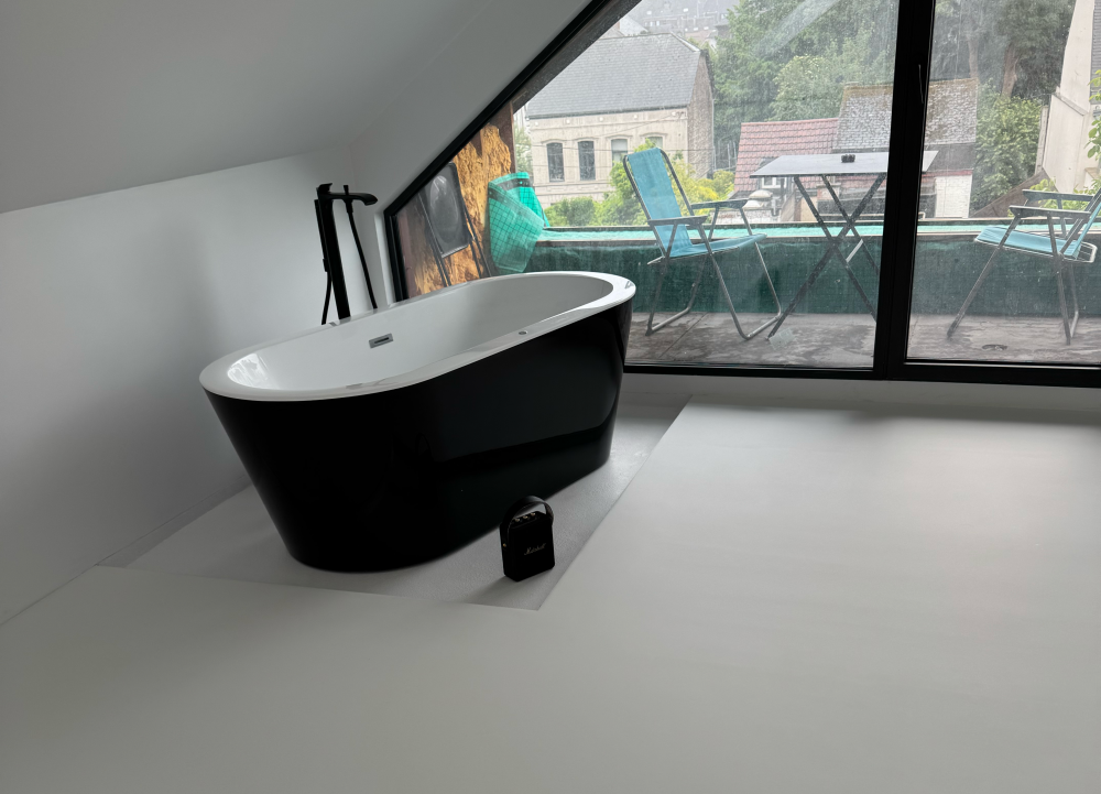 Sol salle de bain résine époxy - MadebyFDK